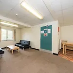 Ensuite Room In Nice Part Of Hull - Quick Central