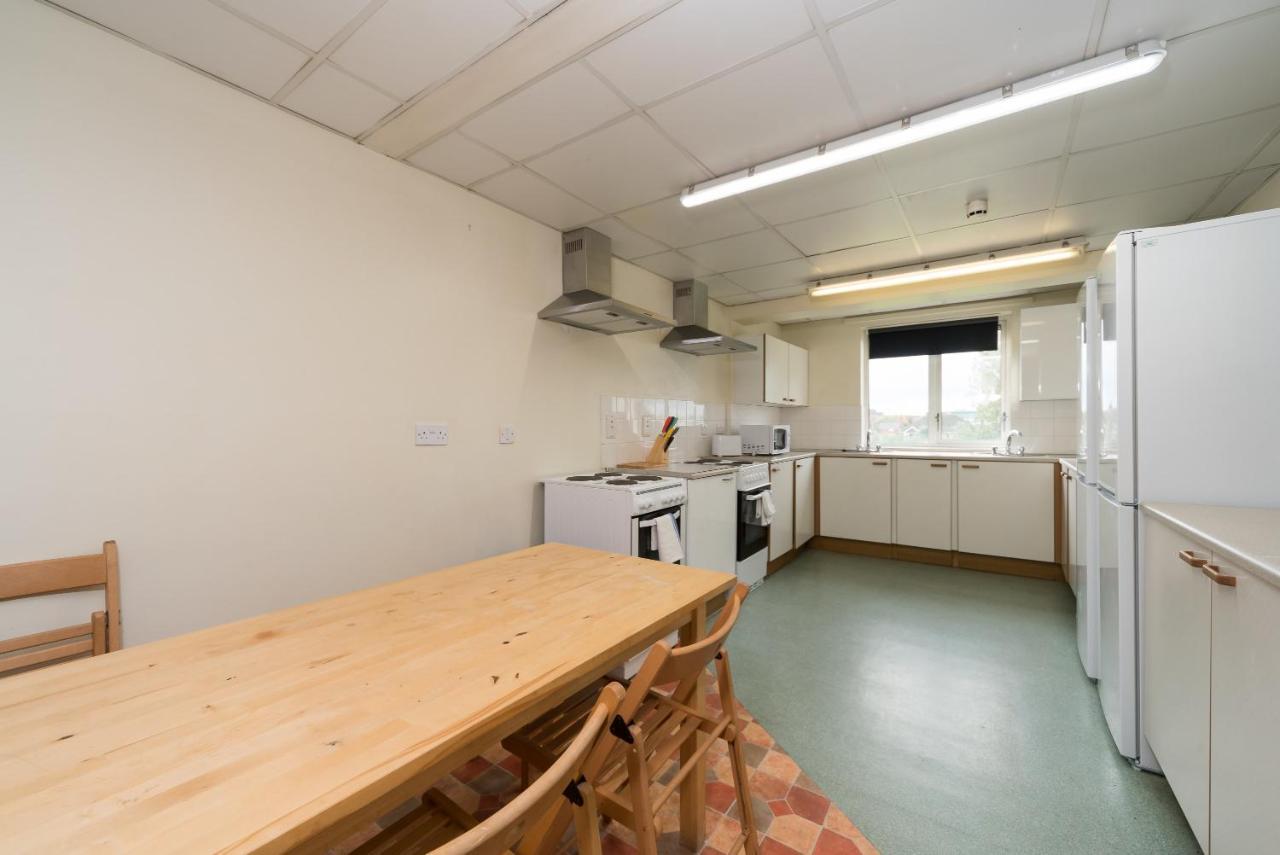 Ensuite In Nice Part Of Hull - Quick Central